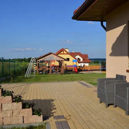 Orman Evi U Emilii Mikołajki